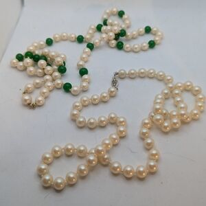 🤍2 Vintage Faux Pearl Necklaces